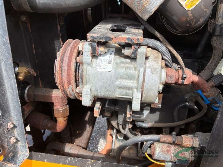 2014-trackless-model-mt6-with-numerous-like-new-attachments-image-28