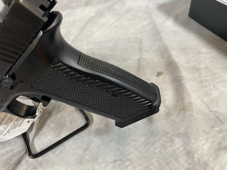 #4787-•-rock-island-stk100-9mm-luger-pistol,-sn:-ria2884305-image-26