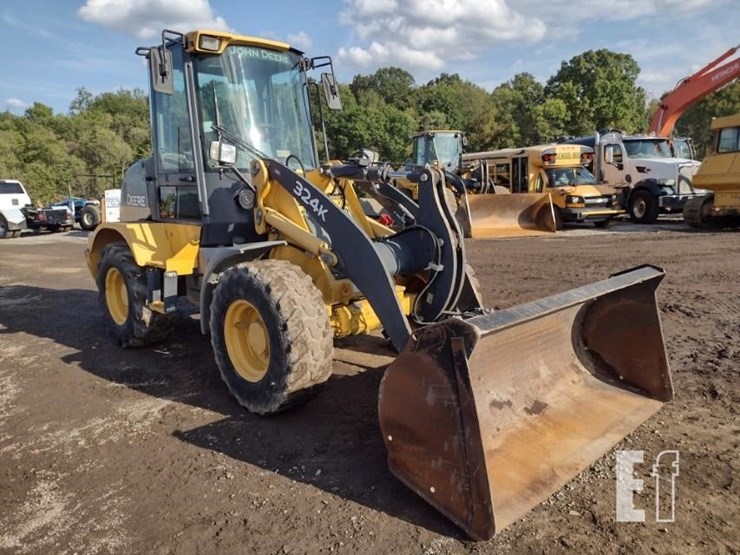 2015-deere-324k-image-27