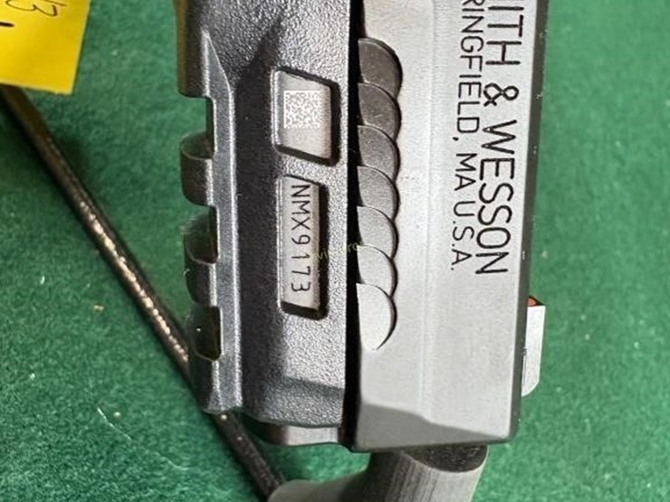 smith-&-wesson-m&p-shield-m2.0-9mm-image-9