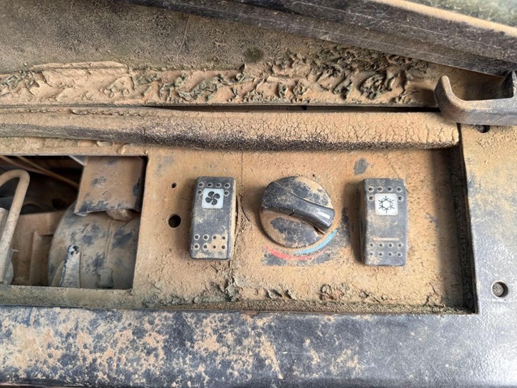 2012-caterpillar-259b3-image-29