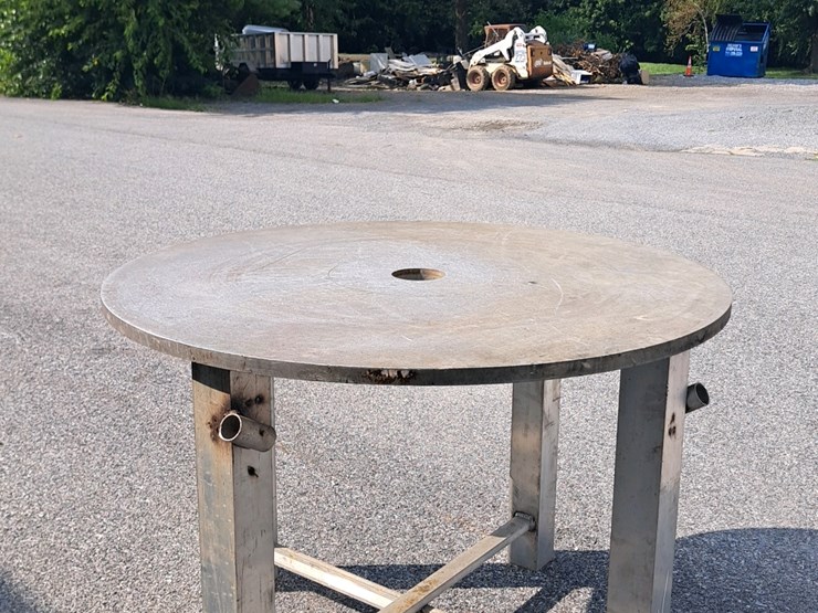 #179-•-55"×55"×39"-aluminum-table-image-9