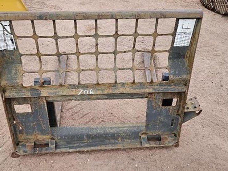 48"-skid-steer-fork-image-4