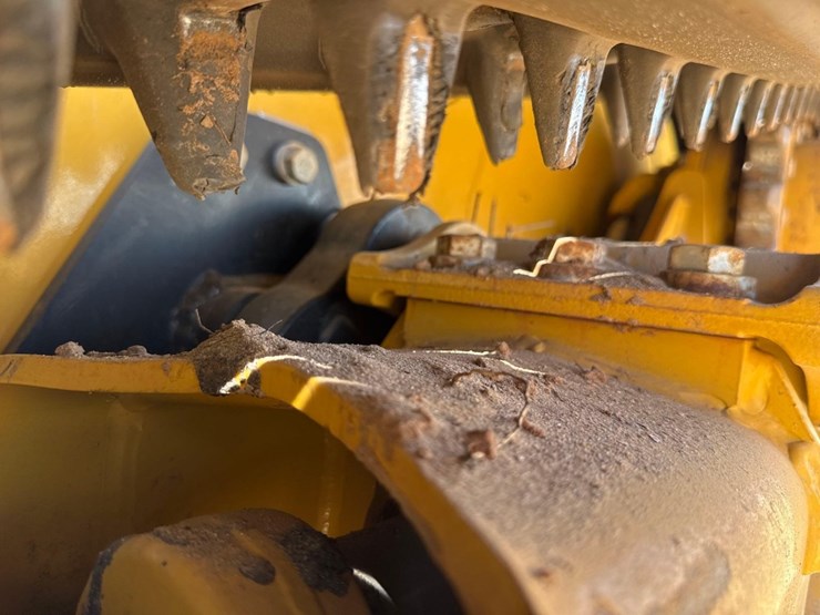 2024-caterpillar-255-skid-steer-image-11