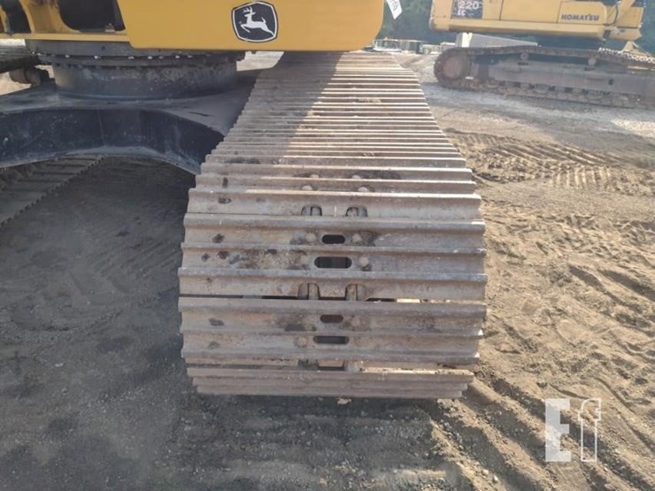 john-deere-210-image-40