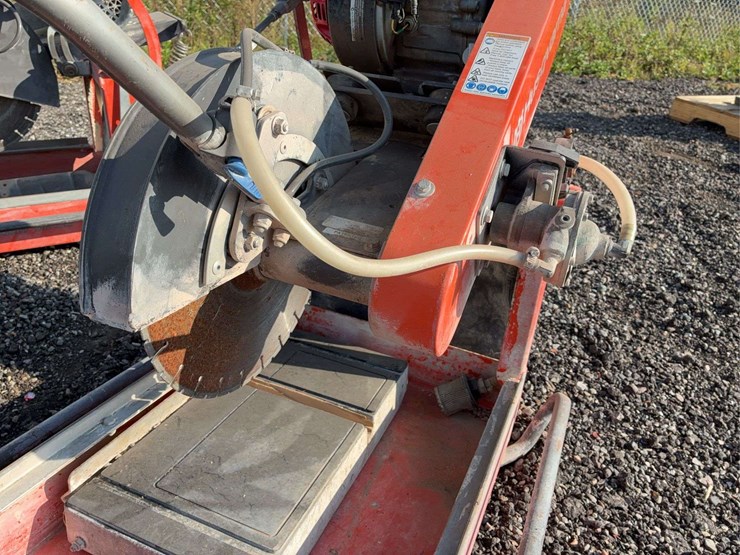 husqvarna-gas-powered-brick-saw-image-2