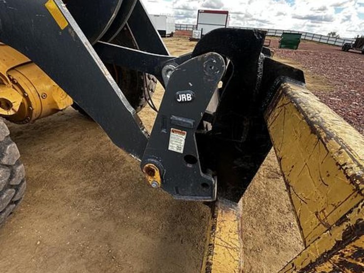 2014-deere-624k-image-19