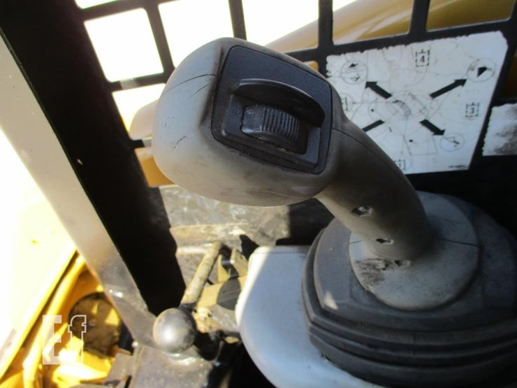 2007-caterpillar-246b-image-11