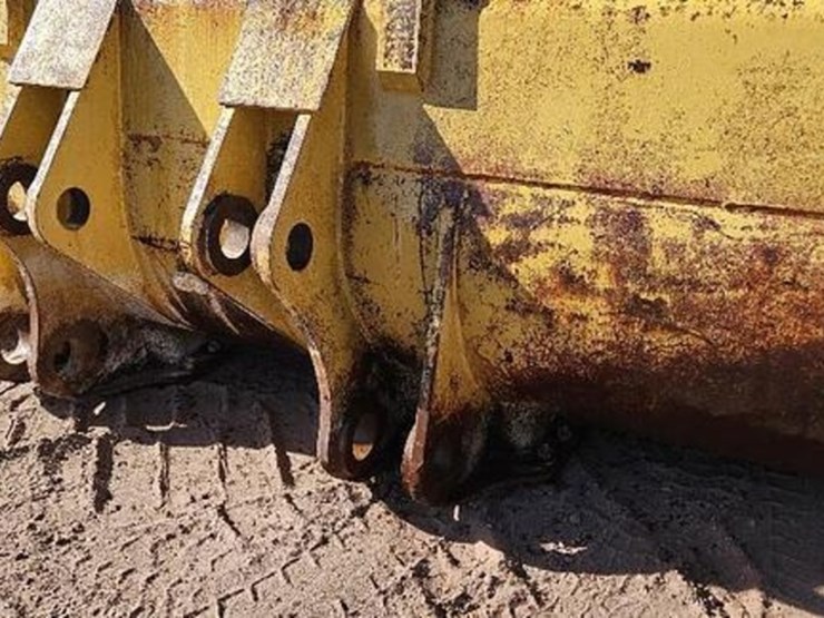 cat-988-b-loader-bucket-image-5