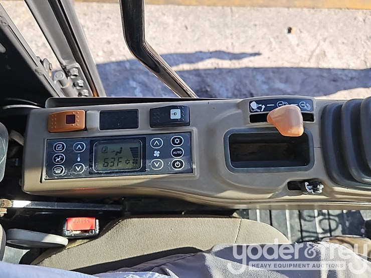 2016-case-cx210d-image-38