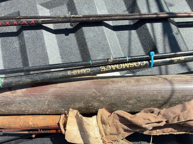 assorted-vintage-fly-rods-and-reels-image-9