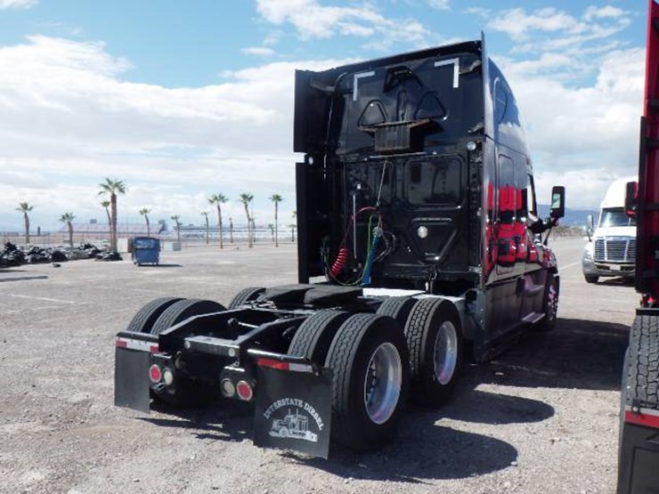 freightliner-cascadia-125-image-8