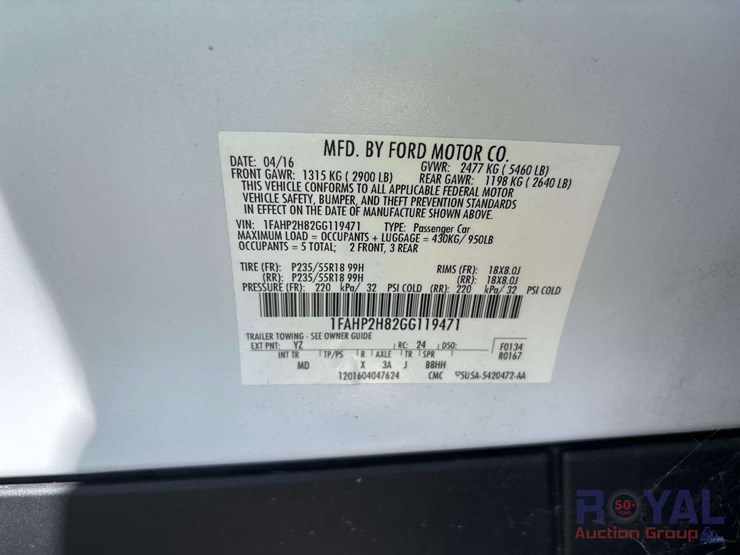2016-ford-taurus-awd-sedan-image-4