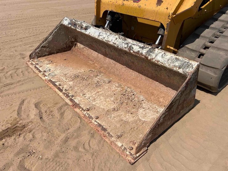 2021-caterpillar-279d3-image-18