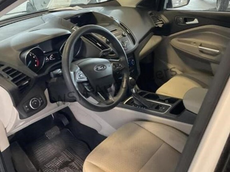 2017-ford-escape-se-image-20