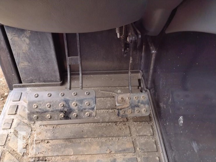 2010-caterpillar-th255-image-8