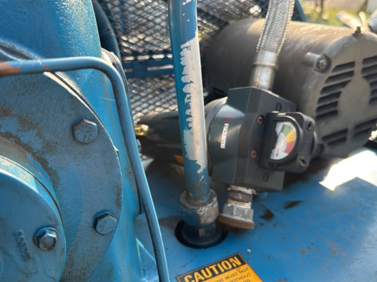#125-•-quincy-stationary-air-compressor-image-16