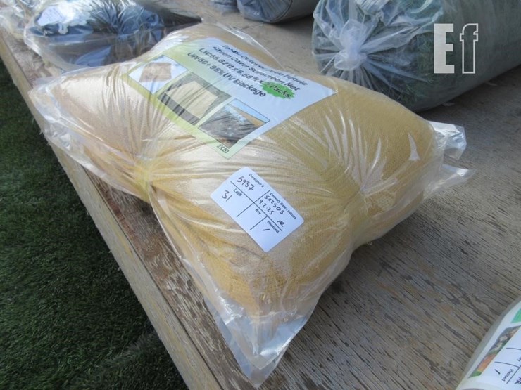 (2)-yellow-outdoor-patio-fabric-screen-image-3