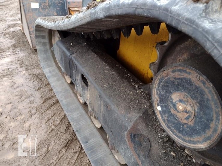 deere-329d-image-22