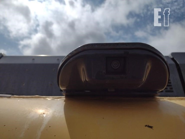 2021-deere-250g-lc-image-43