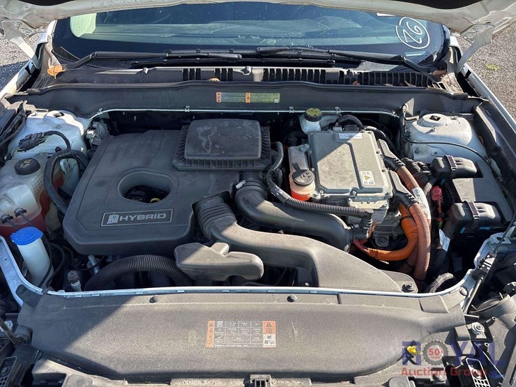 2018-ford-fusion-hybrid-sedan-image-5