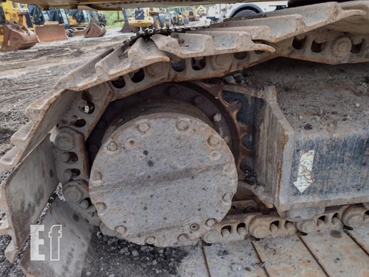 2017-deere-130g-image-36