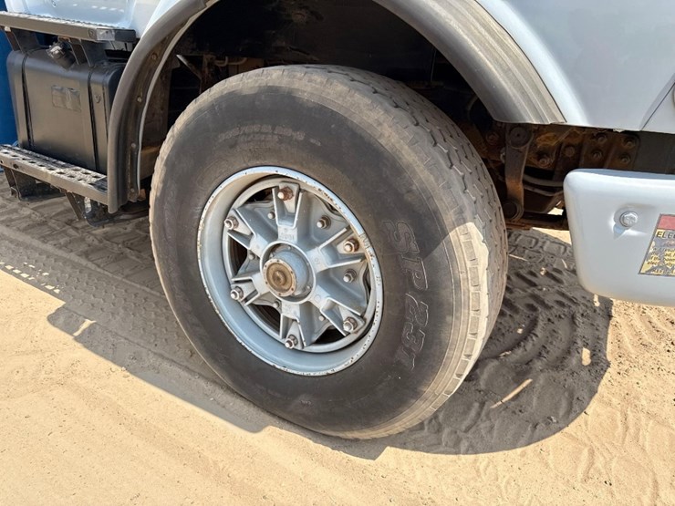 1997-ford-boom-truck-image-12