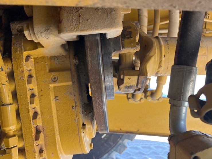 2018-caterpillar-745-image-21