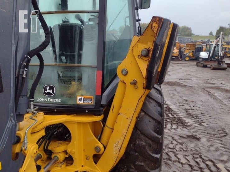 2020-deere-410l-image-36