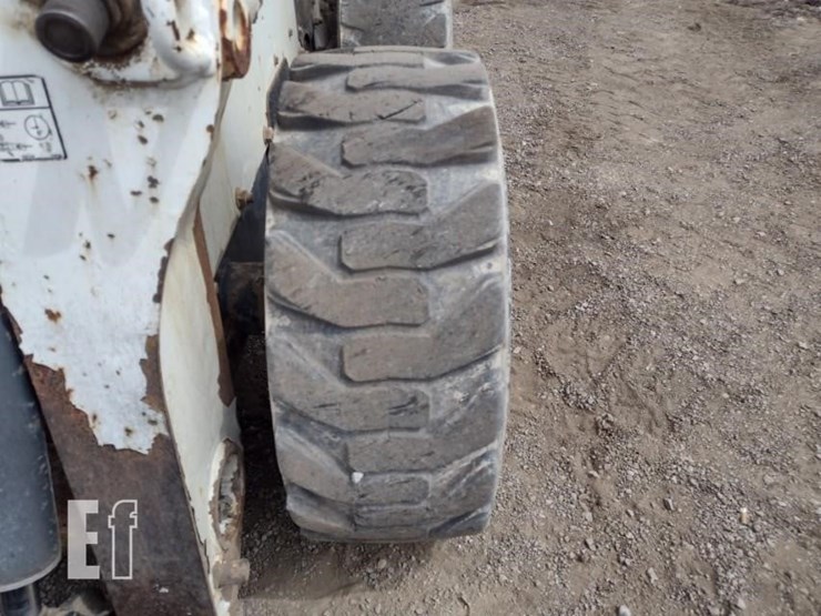 2012-bobcat-s650-image-19