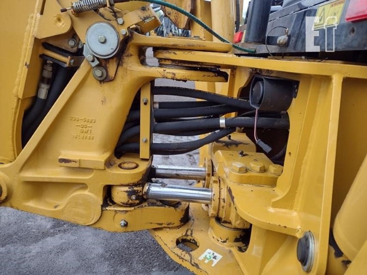 2004-caterpillar-416d-image-32