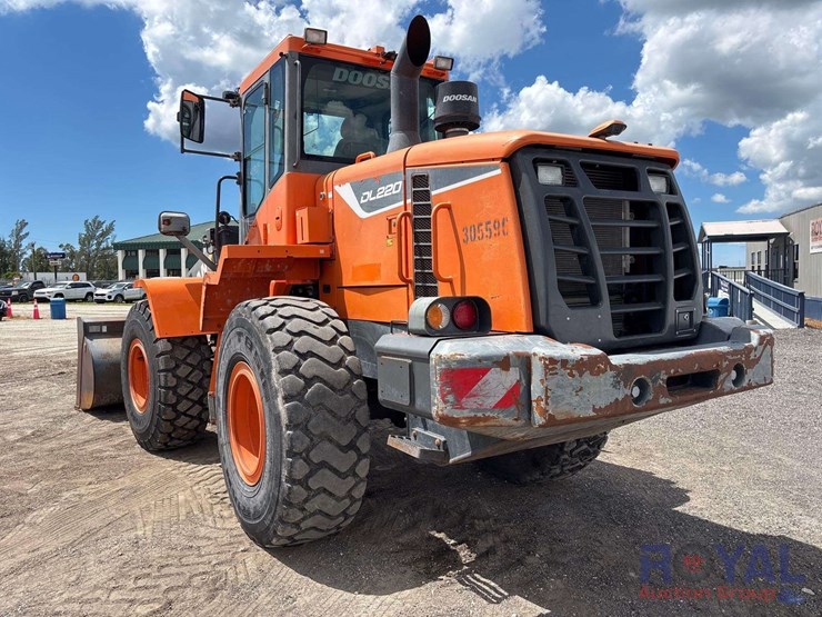 2018-doosan-dl220-5-image-4