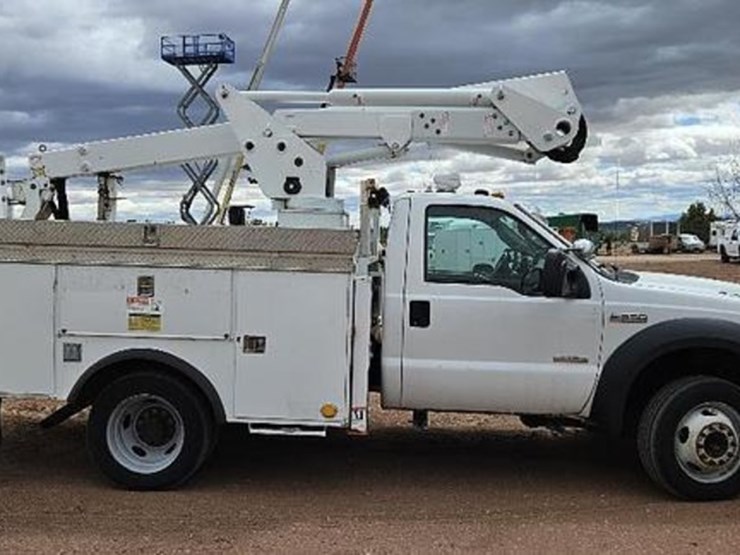 2006-ford-f550-image-5