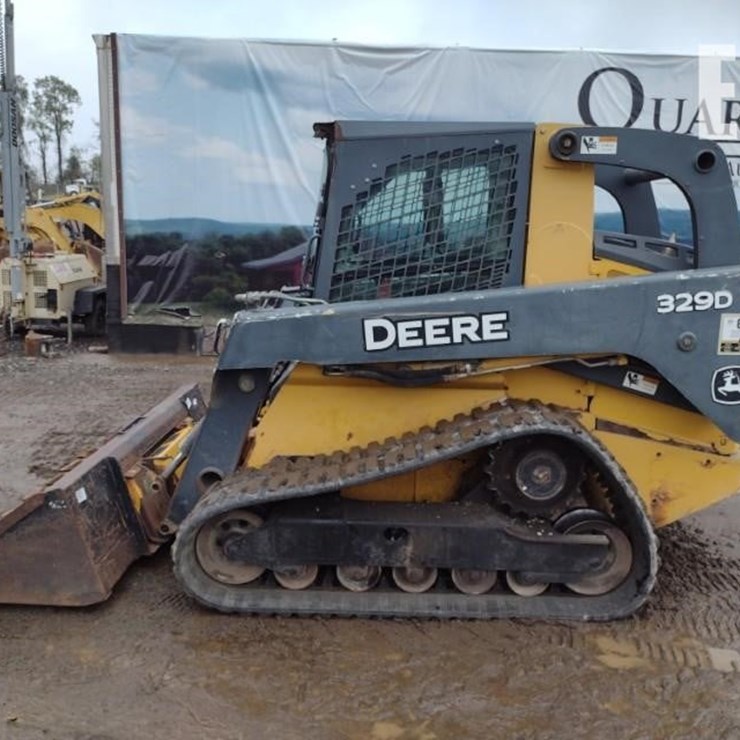 DEERE 329D