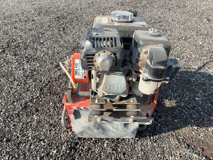 husqvarna-gas-powered-brick-saw-image-6