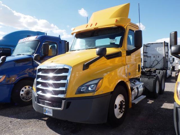 2019-freightliner-cascadia-126-image-1
