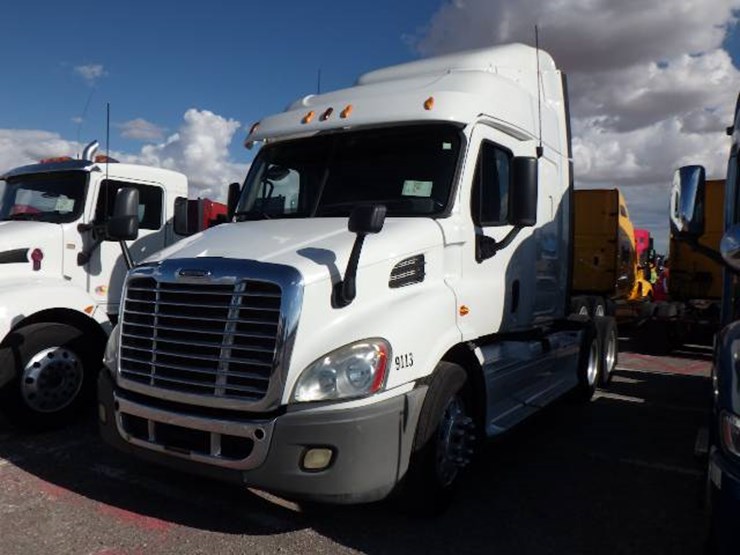 2013-freightliner-cascadia-113-image-1