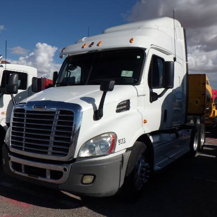 2013 FREIGHTLINER CASCADIA 113
