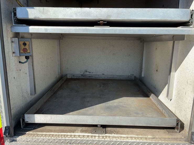 2002-ford-f550-image-21