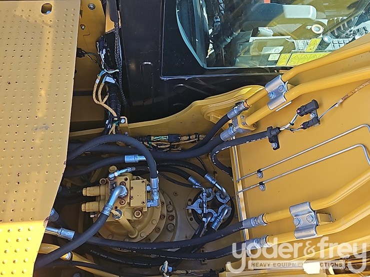 2021-caterpillar-320gc-image-33
