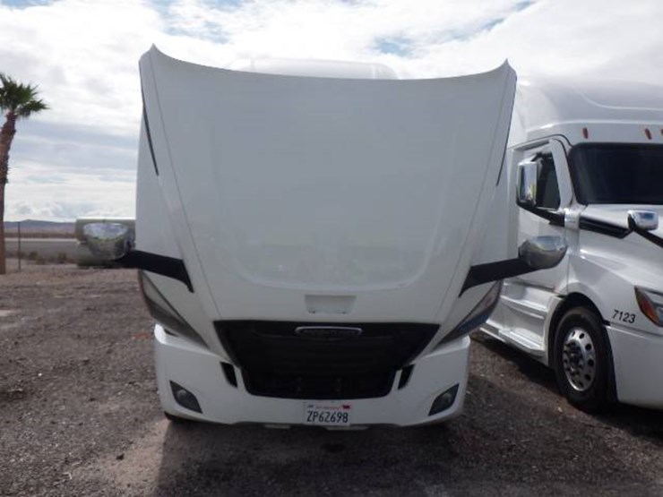 2024-freightliner-cascadia-126-image-14