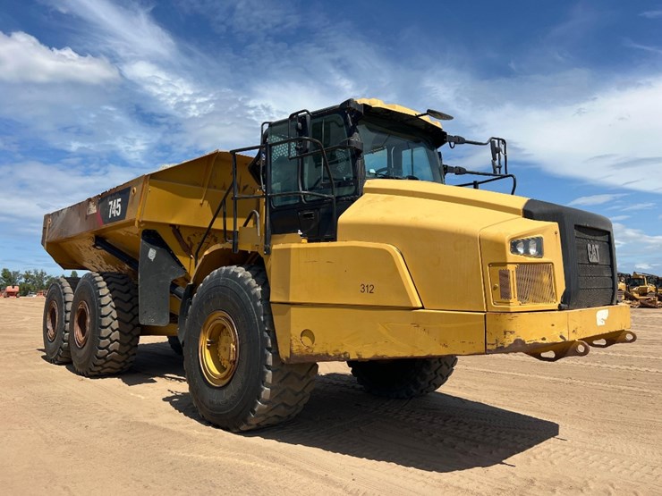 2018-caterpillar-745-image-6