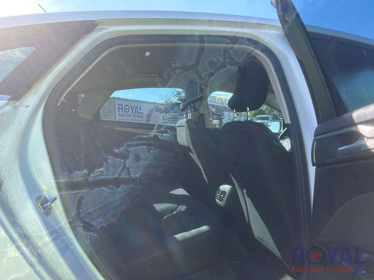 2018-ford-fusion-hybird-image-23