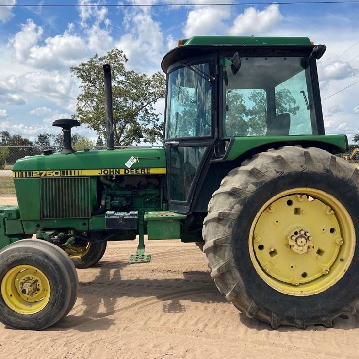 JOHN DEERE 2750