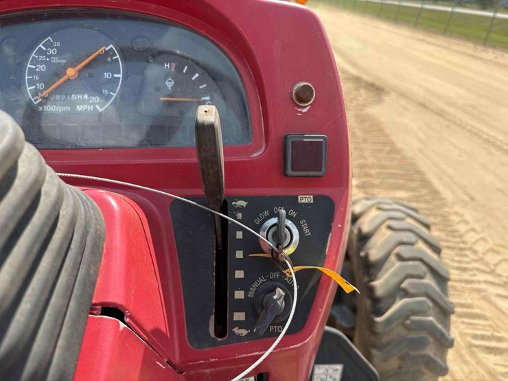 mahindra-2810-image-23