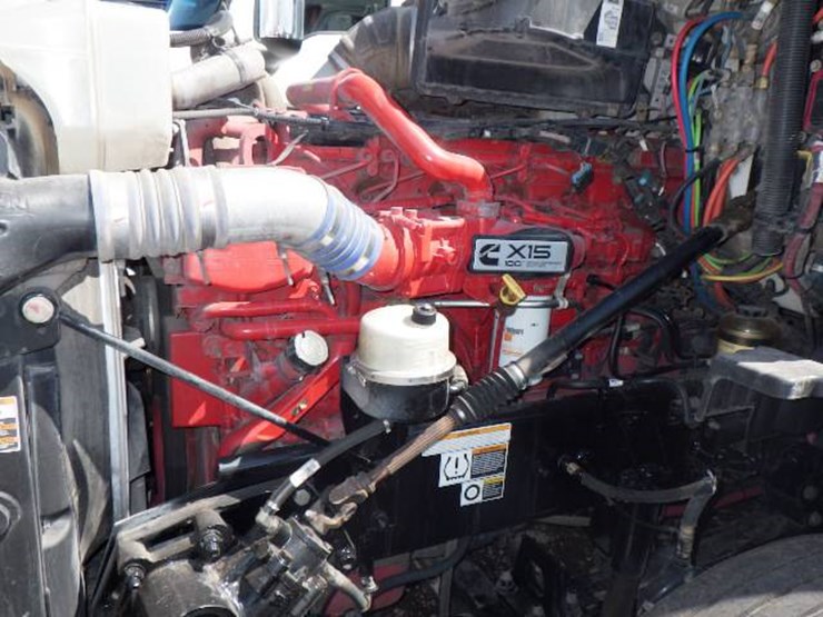 peterbilt-579-image-14
