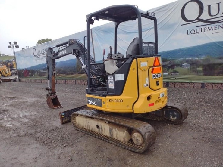 2015-deere-35g-image-49