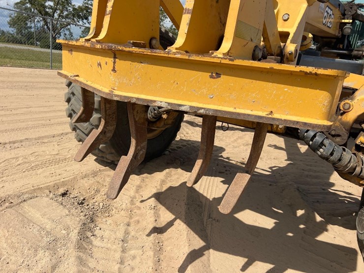 2008-deere-672d-image-9