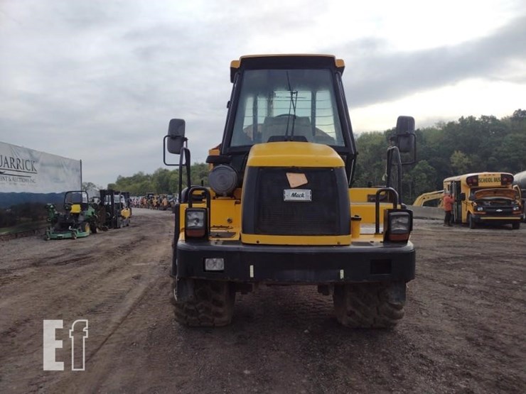 jcb-718-image-2