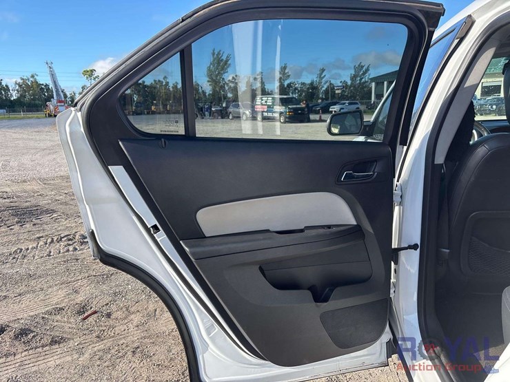 2015-chevrolet-equinox-image-19